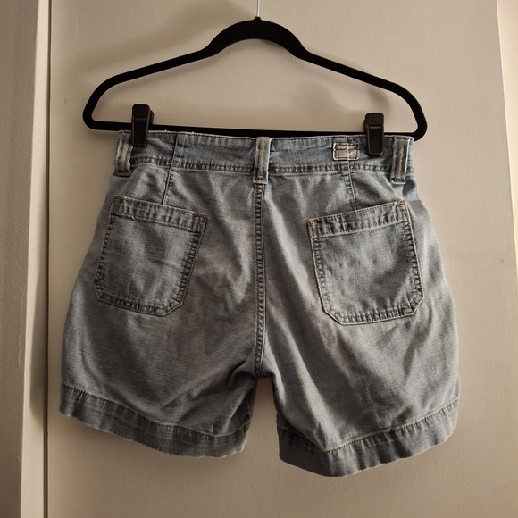 Levi's Blue Jean Shorts Classic Mid-Length - Picture 2 of 8